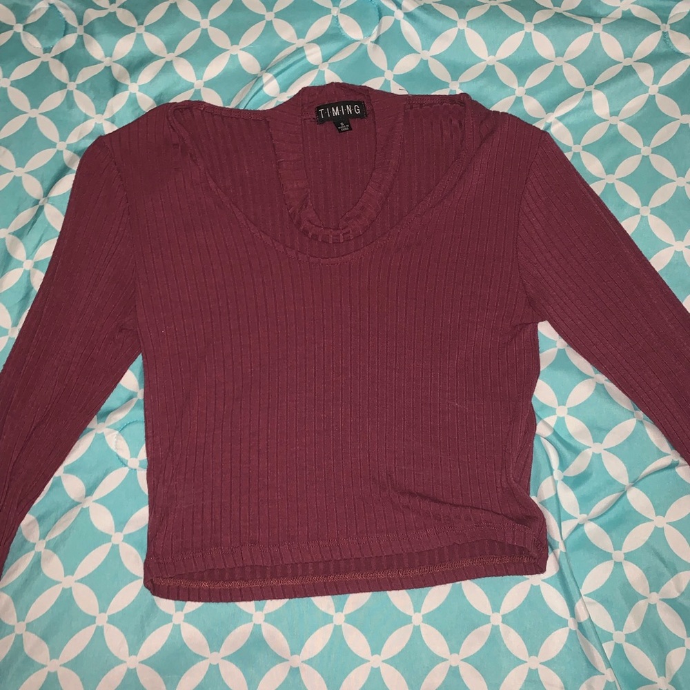 Long sleeve maroon ribbed crop top